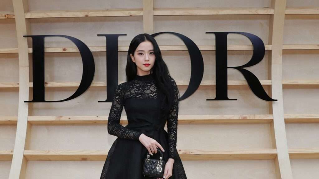 Female K-Celeb Jisoo Dressed At The 2022 Dior Fall ’22 Fashion Show