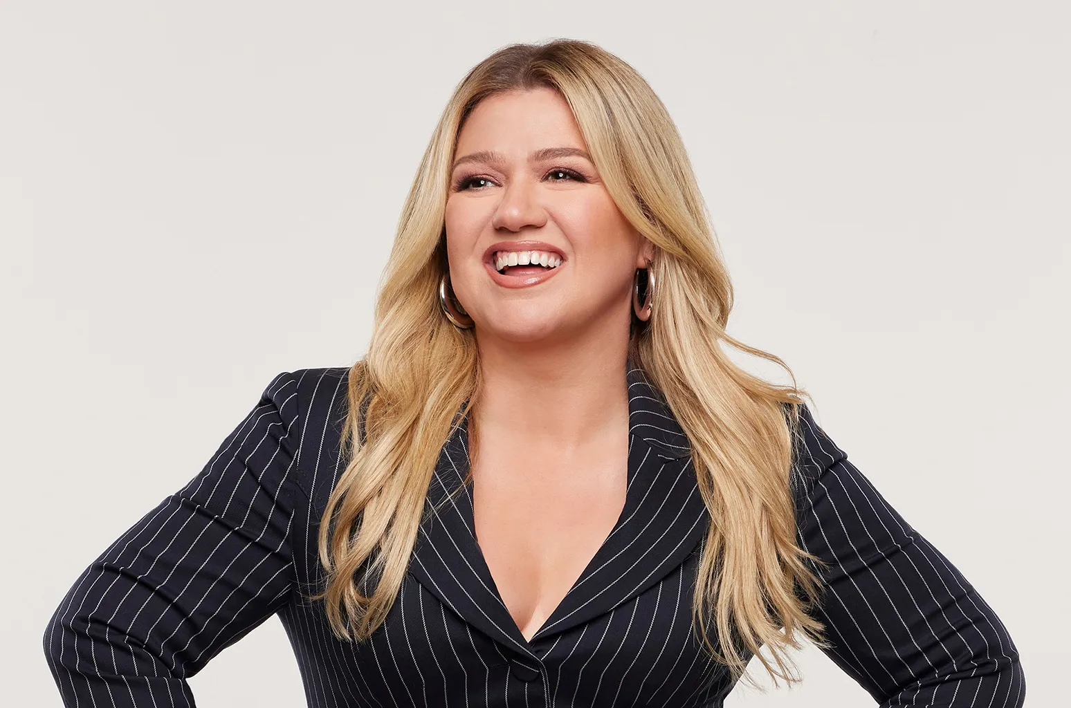 Kelly Clarkson’s Weight Loss Journey: With Medication, Eating Protein, and Walking